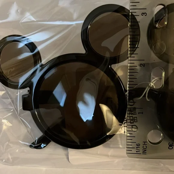 Tokyo Disney Resort Exclusive Mickey Mouse Black Sunglasses - Picture 5 of 5